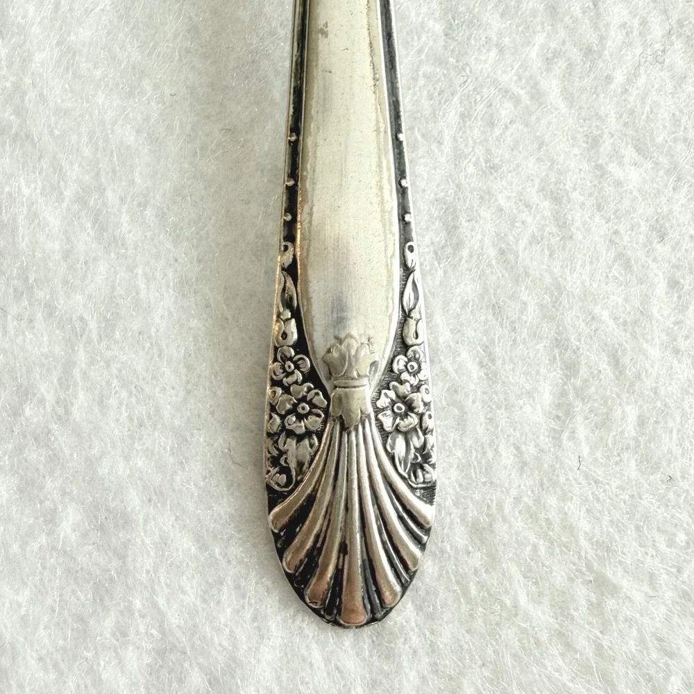 Antique Crown Silverplate Master Butter Knife‎ Floral 1920s Spreader